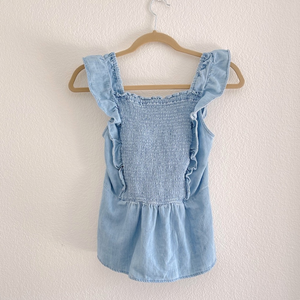 Cute chambray top! Size XS